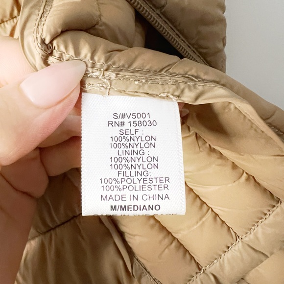 Women’s Puffer Vest - Picture 3 of 3